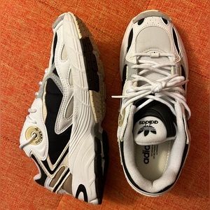 Adidas Astir Shoes - cloud white/core black/cream white - 7.5